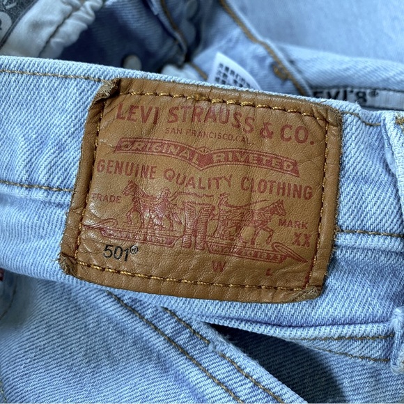 Levi’s 501° Original Sport Stripe Cropped Women’s Jeans - Picture 15 of 16